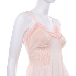 ON HOLD // 1960s Artemis Pale Pink Vintage Nightgown Size Small
