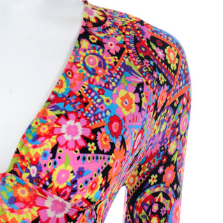 Vintage Gianni Versace Fall 2002 Mod Flower Power Print Jersey Dress colorful