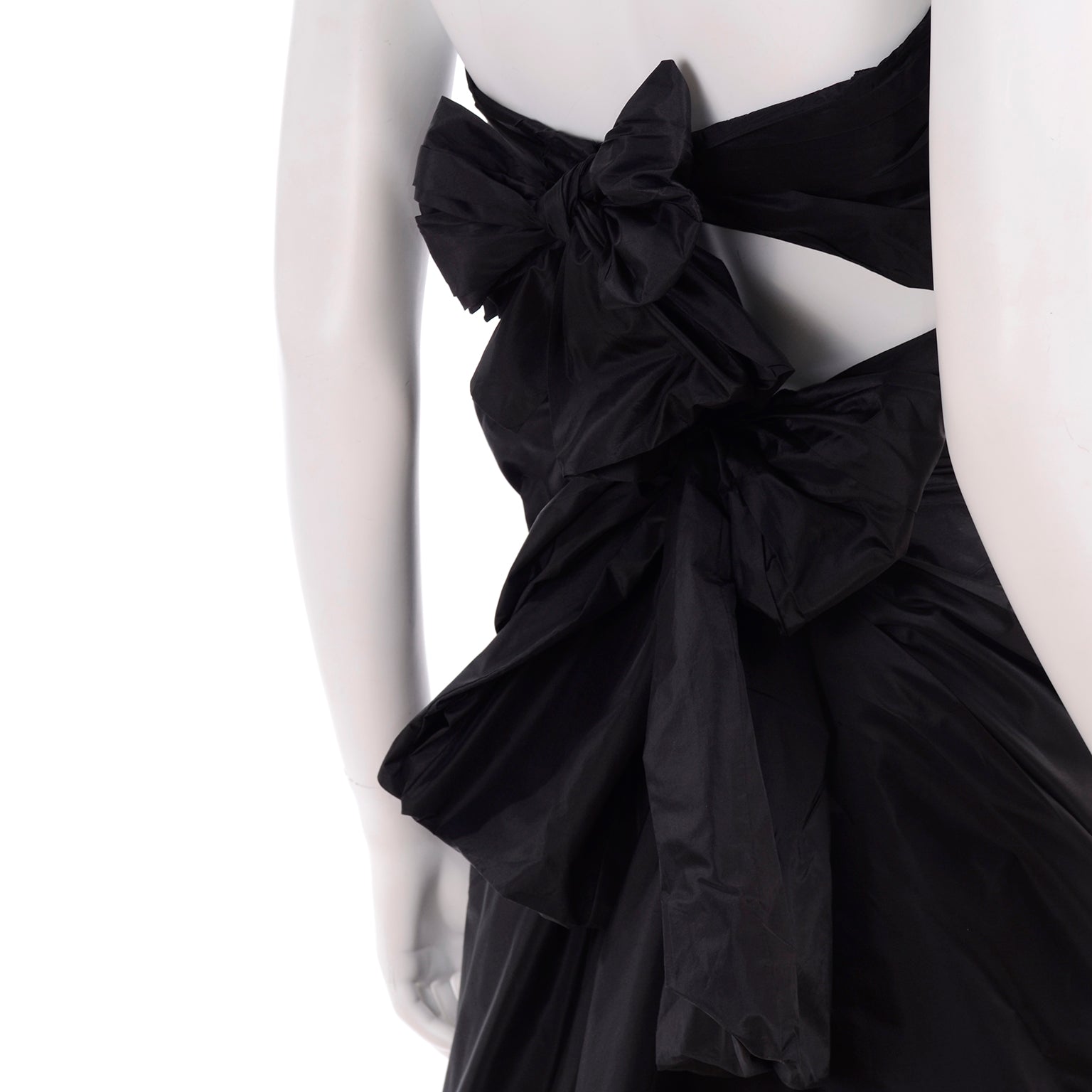 Marc Jacobs Strapless Black Taffeta Tied Open Back Evening Dress Marc Jacobs Strapless Black Taffeta Tied Open Back Evening Dress
