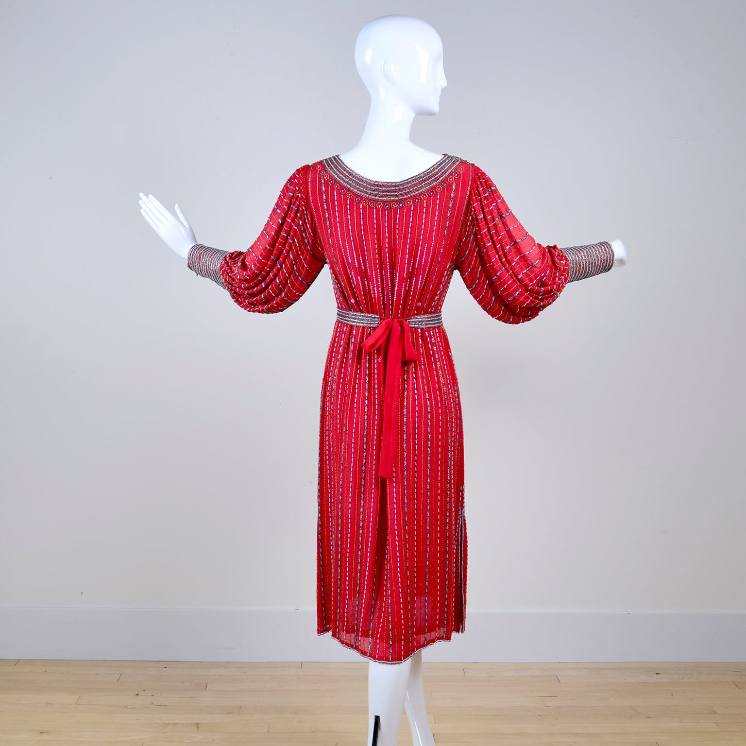 1920s style red dress ZAPAKA Women's Roaring 20s Flapper Fancy Dress Spaghetti Straps Red Gatsby Fringed Dress, Red / S