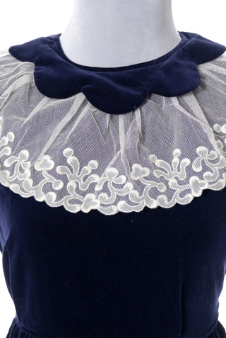 Adorable 1950s Vintage Blue Velvet Celeste Girl's Dress with Lace Collar - Dressing Vintage
