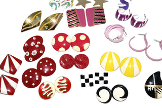 18 pair vintage earrings Pierced Metals colorful bright - Dressing Vintage