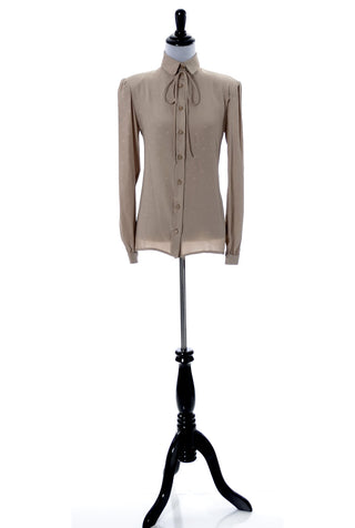 Vintage Valentino Silk blouse with V logo print - Dressing Vintage